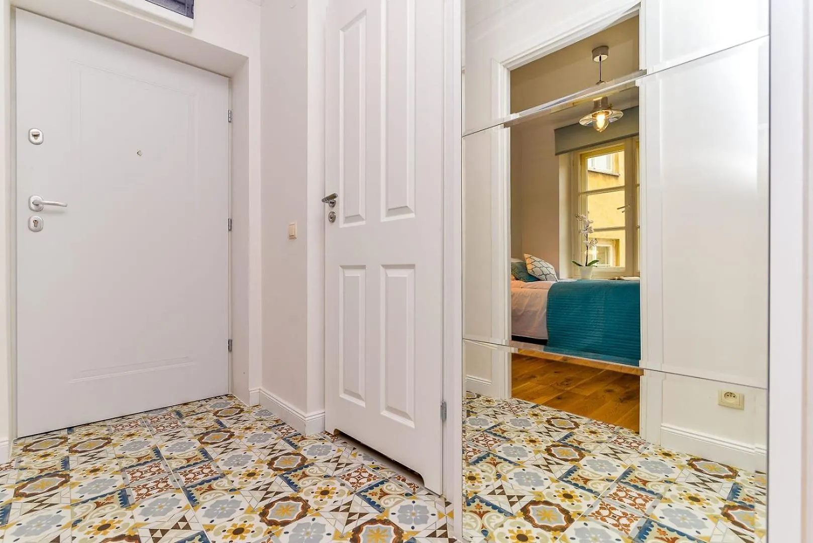 Two Bedroom Apartment In Warsaw With Space For Remote Work By Rent Like Home