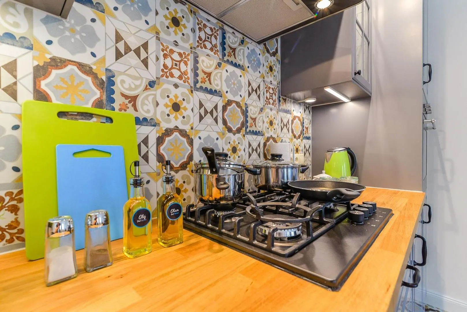 Two Bedroom Apartment In Warsaw With Space For Remote Work By Rent Like Home