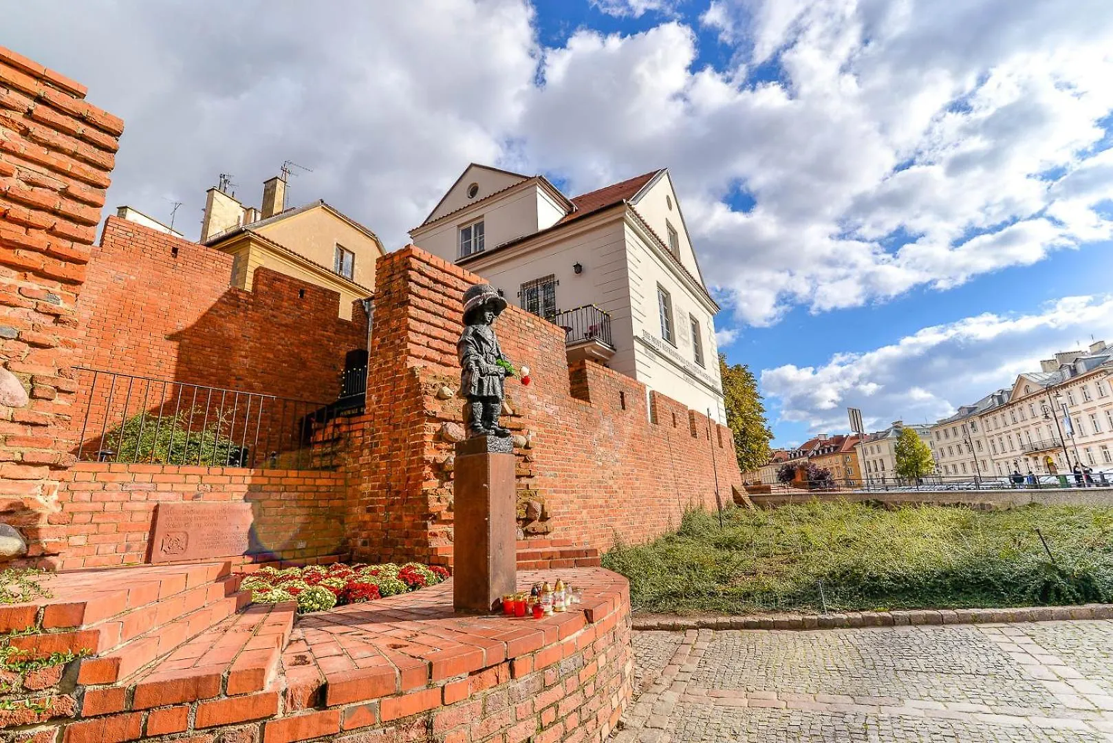 Two Bedroom Apartment In Warsaw With Space For Remote Work By Rent Like Home 0*,  Poland