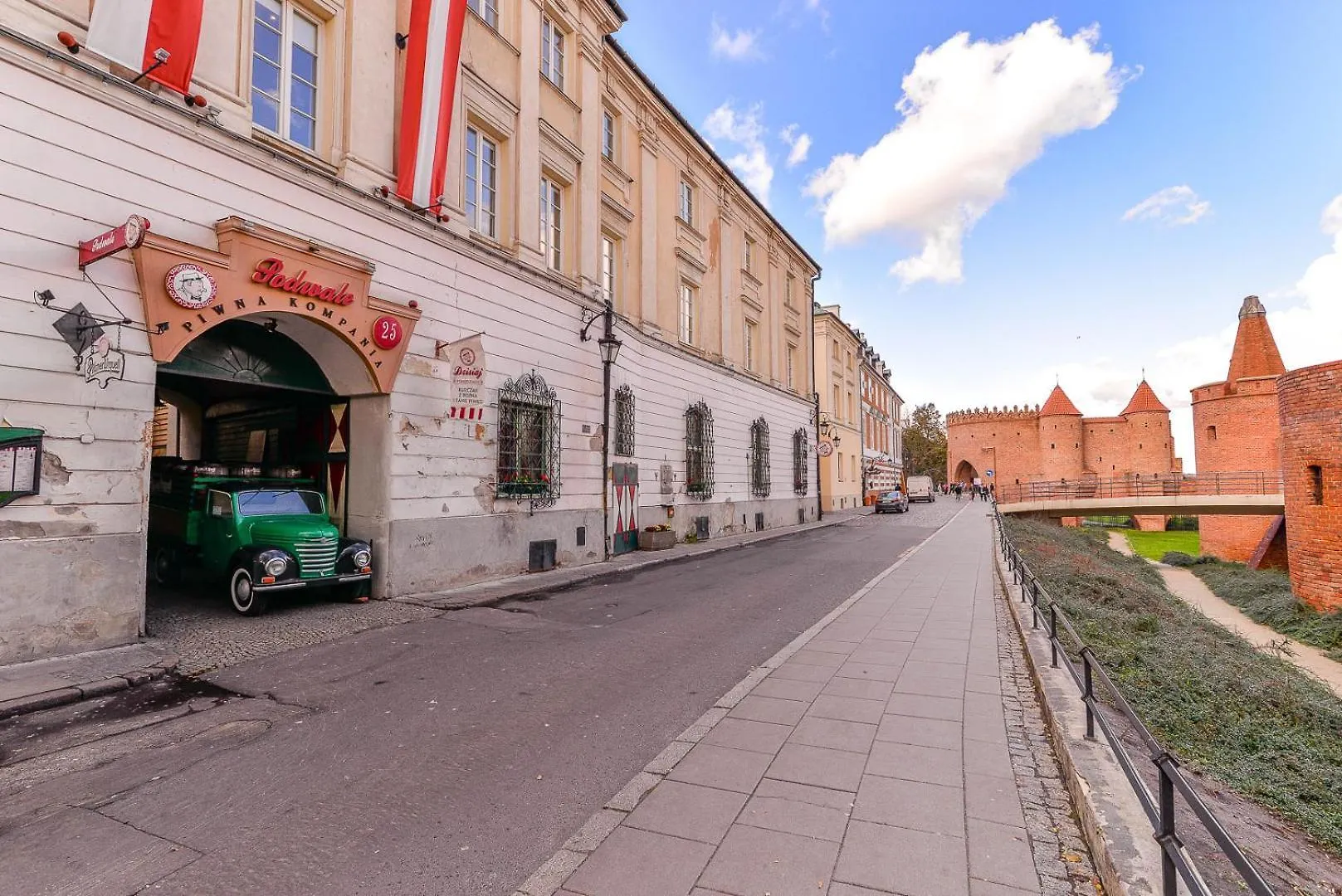 Two Bedroom Apartment In Warsaw With Space For Remote Work By Rent Like Home 0*,  Poland