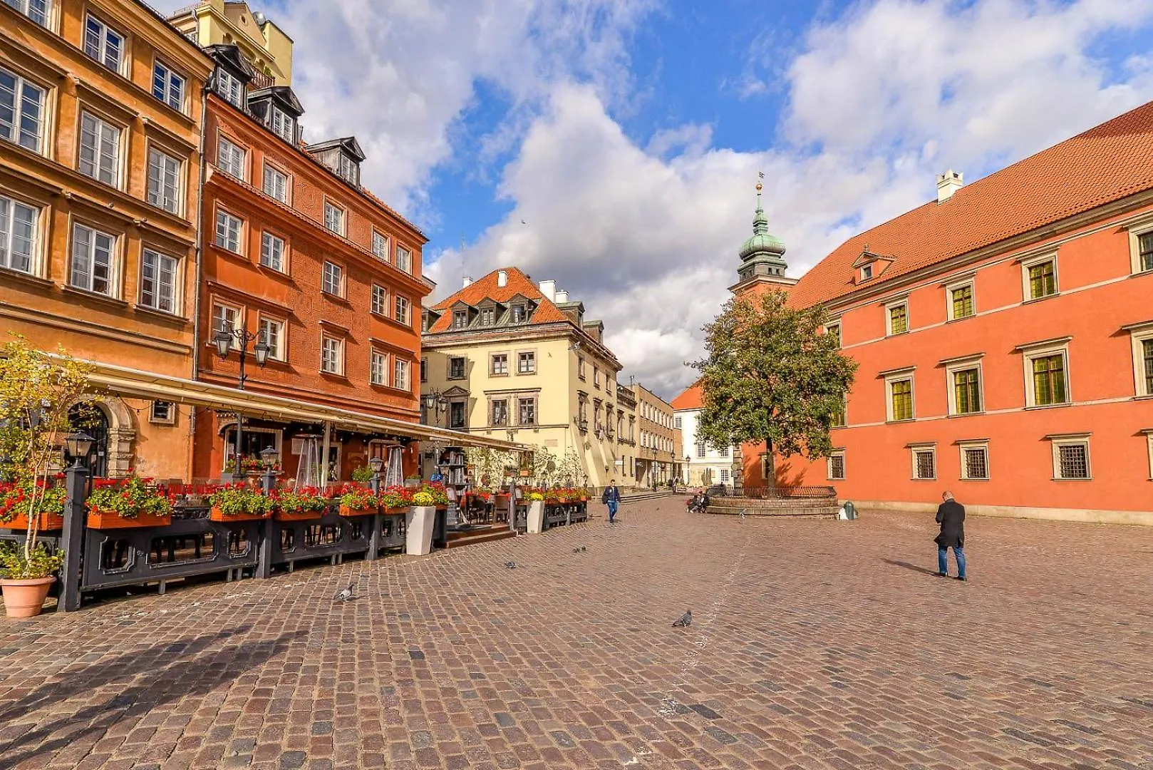 Two Bedroom Apartment In Warsaw With Space For Remote Work By Rent Like Home