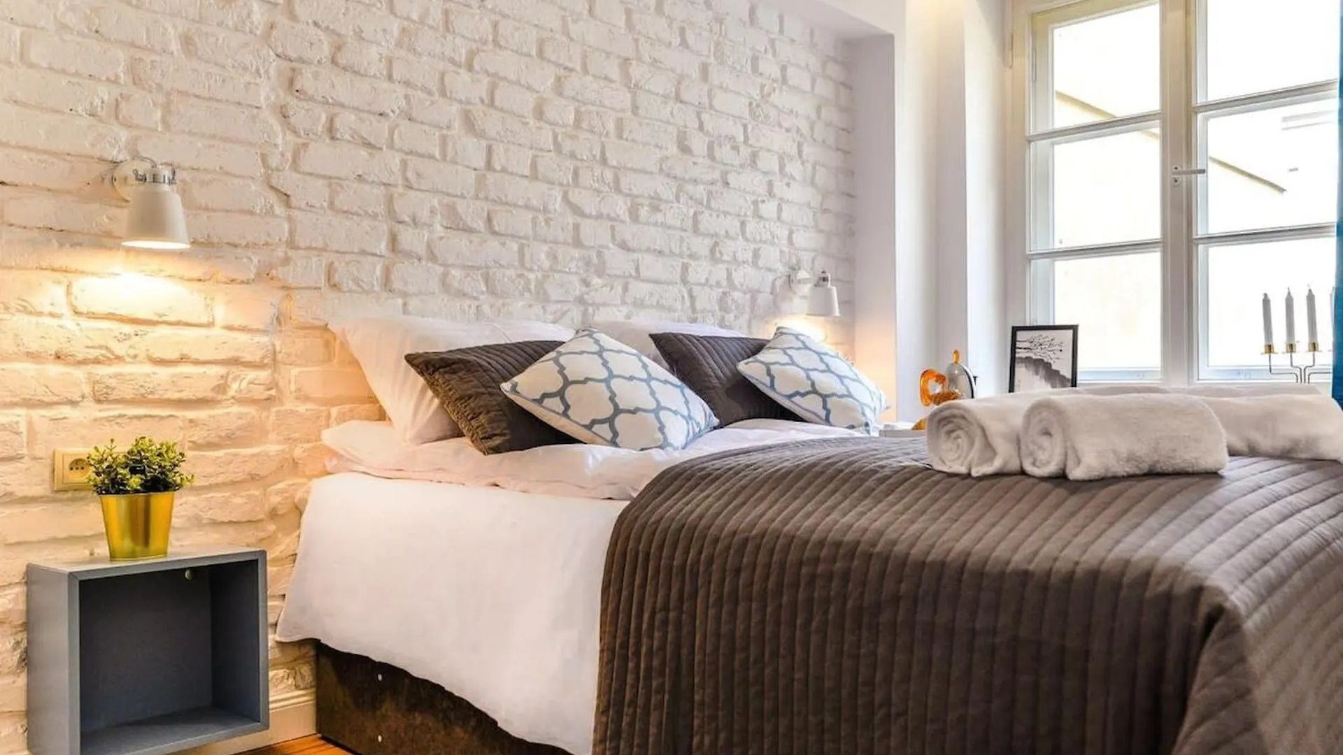 Two Bedroom Apartment In Warsaw With Space For Remote Work By Rent Like Home